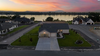 7004 Ricky Rd, Pasco, WA 99301