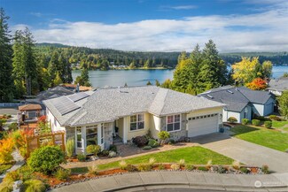 6086 Kingfisher Ct, Bremerton, WA 98312