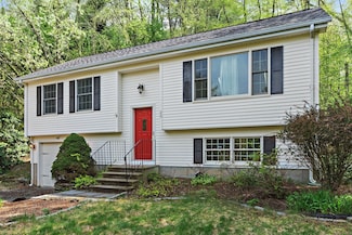 29 Pinelock Dr, Gales Ferry, CT 06335