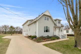 676 E Lake Ave, Monticello, WI 53570