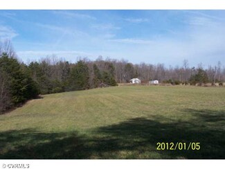 3381 Deer Run Rd, Farmville, VA 23901