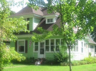 906 School St, Withee, WI 54498