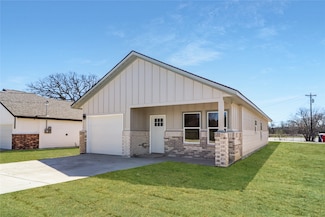 4035 Lake St, Greenville, TX 75401