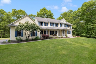 43 Kayla Ricci Way, Saunderstown, RI 02874