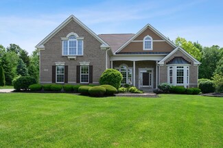 3166 Falcon Ridge Dr, Lebanon, OH 45036