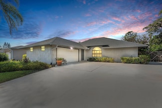 2356 SE Calcutta Cir, Port Saint Lucie, FL 34952