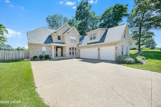 180 Forest Lake Dr, Humboldt, TN 38343