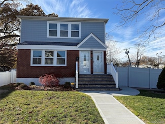123 Denton Ave, Lynbrook, NY 11563