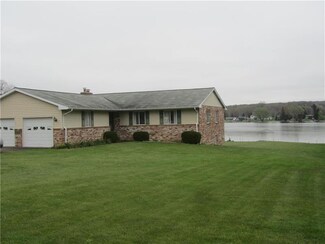 846 Latonka Dr, Mercer, PA 16137