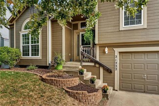 21222 W 48th St, Shawnee, KS 66218