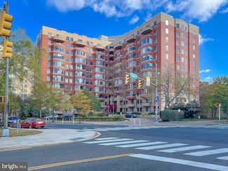 2400 Clarendon Blvd Unit 802, Arlington, VA 22201