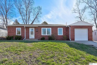 531 S 69th St, Omaha, NE 68106