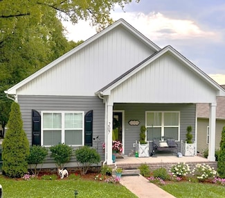 207 Walnut St, Springfield, TN 37172