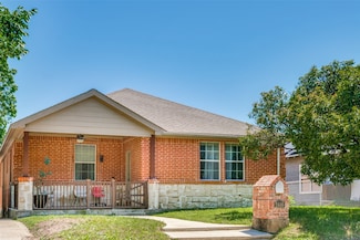 2446 Catherine St, Dallas, TX 75211