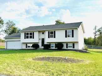 212 Kimrich Cir N, Valparaiso, IN 46385