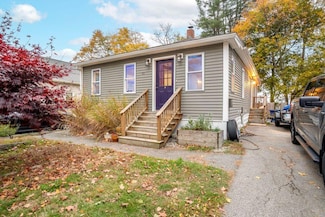30 Sanborn St, Portland, ME 04103