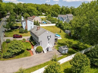 35 Middle Rd, Amesbury, MA 01913