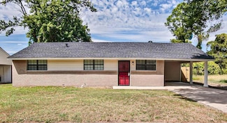 2404 N Woodlawn Dr, West Memphis, AR 72301