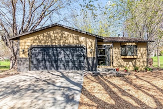 7036 Polaris Ln N, Osseo, MN 55311