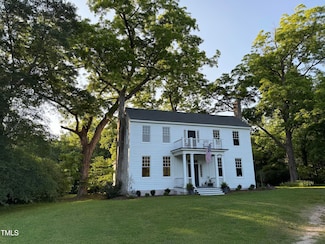 313 W Noble St, Louisburg, NC 27549