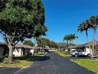 10198 Dovewood Ln Unit A, Boynton Beach, FL 33436