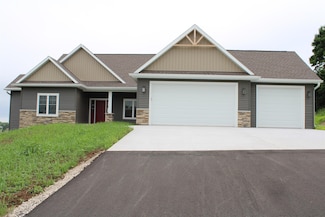 W4241 Hilltop Dr, Fond Du Lac, WI 54937