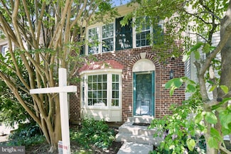 5440 New London Park Dr, Fairfax, VA 22032