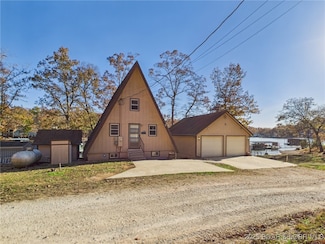 722 Lehman Ln, Sunrise Beach, MO 65079