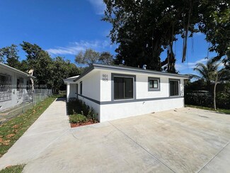 901 NW 99th St Unit 901, Miami, FL 33150