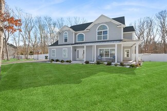 113 N Phillips Ave Unit B, Remsenburg-Speonk, NY 11972