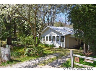 78 Siler Cir, Lake Junaluska, NC 28745