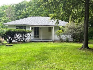428 Muddy Creek Dr, Slippery Rock, PA 16057