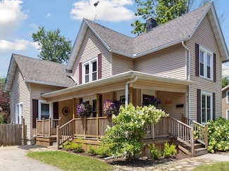 221 N Chatham St, Janesville, WI 53548