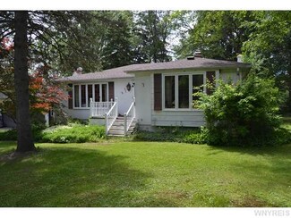 660 Bowen Rd, East Aurora, NY 14052