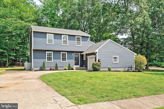 2 Tall Timber Ln, Burlington, NJ 08016