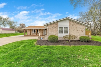 222 Topaz Ln, Washington Court House, OH 43160