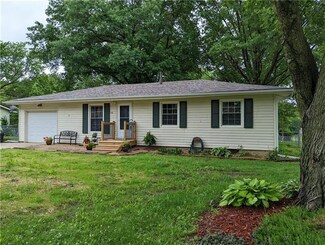 108 Elm St, Windsor, MO 65360