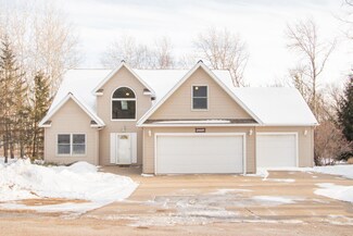 206 Skyline Dr, Wabasha, MN 55981