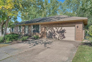 5266 Brookhollow Dr, Newburgh, IN 47630