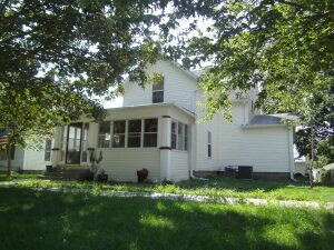 114 E 5th St, Wilton, IA 52778