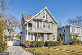 47 Church St, Beverly, NJ 08010