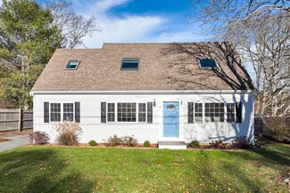18 Amvets Ave, Falmouth, MA 02540
