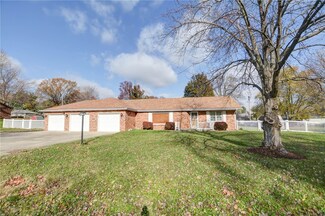 418 Crestline Dr, Decatur, IL 62526