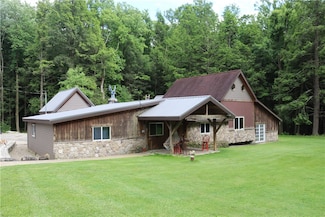 222 D Ln W, Laughlintown, PA 15655