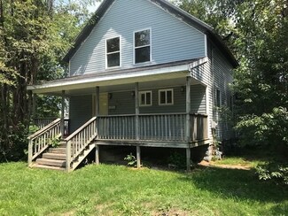 511 N Main St, Farmington, IL 61531