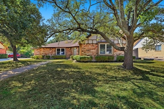 6908 Wilton Dr, Fort Worth, TX 76133