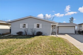 220 Windsor Dr NE, Cedar Rapids, IA 52402