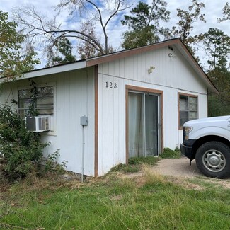 123 Sugar Maple Ln, Onalaska, TX 77360