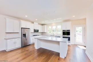 6 Lilac Dr, Warren, NJ 07059