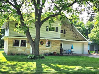 127 S 3rd Ave, Plainfield, WI 54966